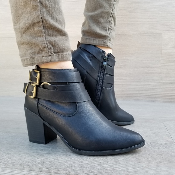 Pointy Toe Black Ankle Boots w/ Buckles-B - Picture 3 of 8
